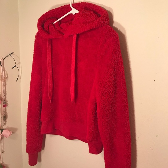 Red faux fur cropped hoddie - Picture 5 of 8